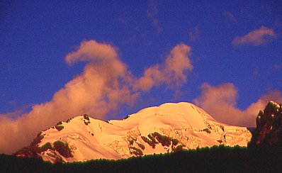 Nevado Suerococha (5.350 m) im Abendlicht