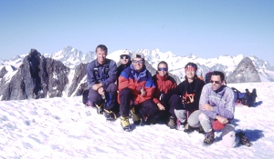 Am Gwchtenhorn (hinten: Finsteraarhorn und Jungfraugruppe)